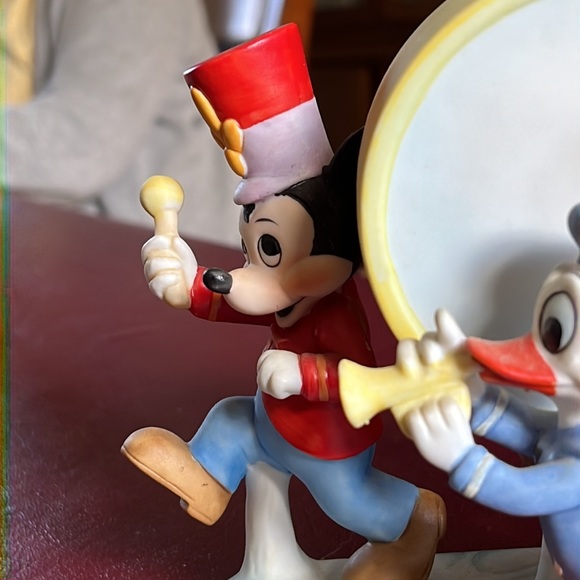 Walt Disney Bisque Figurine - Picture 5 of 8
